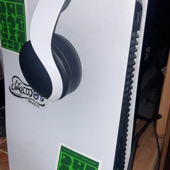 Dont play much anymore and i want people to experience this for a smaller price.